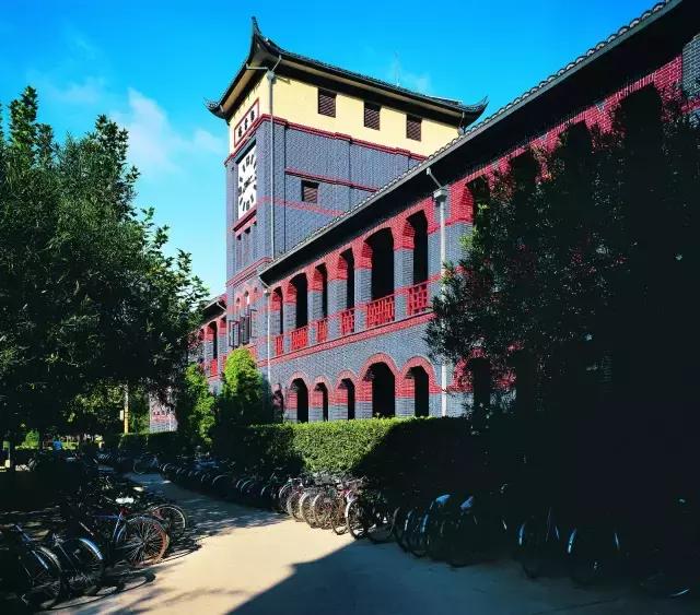 中山公园一进门是什么,中山公园怎么静悄悄的