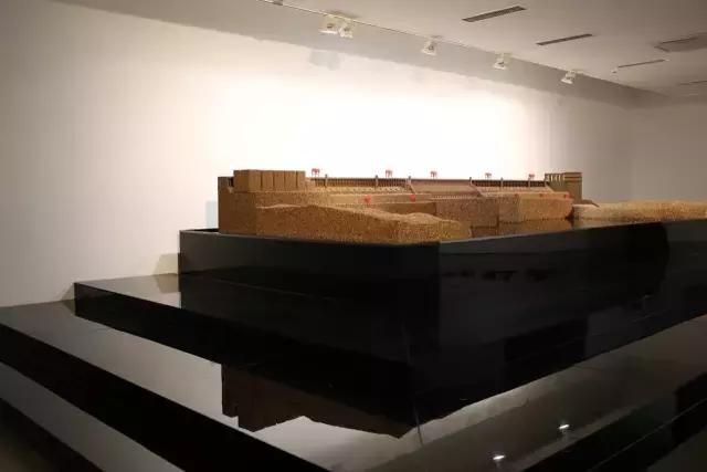 来自艺术的回响：须有作为