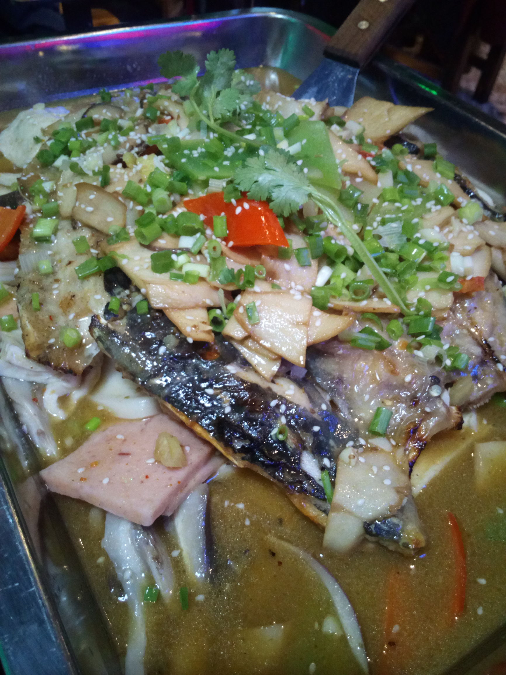 烤鱼即将出炉,烤鱼美味可口