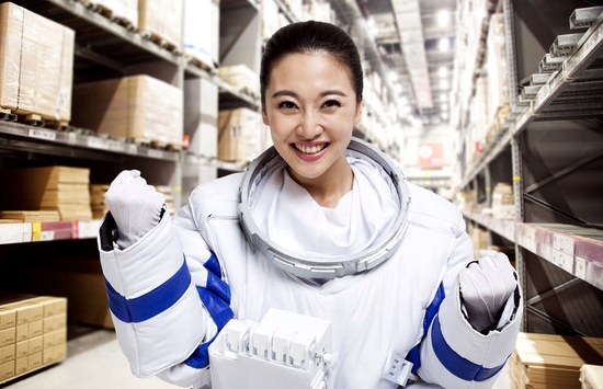 中国航天员舱内工作服,航天员穿的工作服是一体的吗