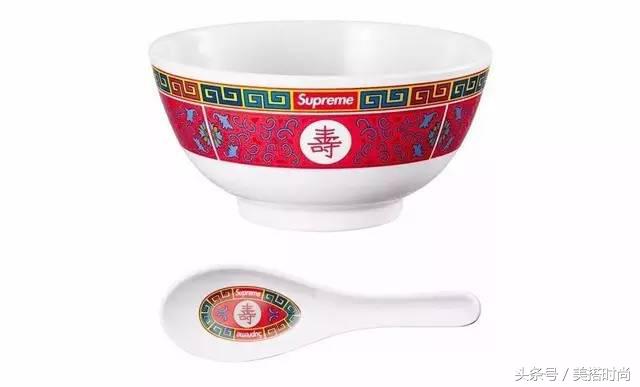Supreme吃了LV的官司，绑了水原希子，却征服了Kate