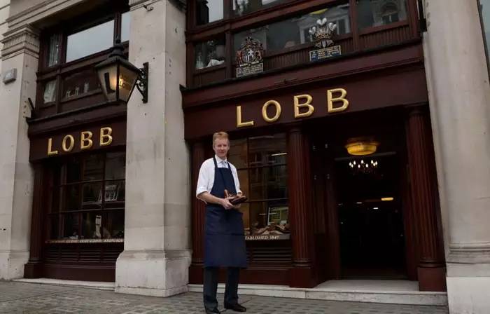 「WST干货」想要了解一个金融男生的品味，看看他穿的鞋子