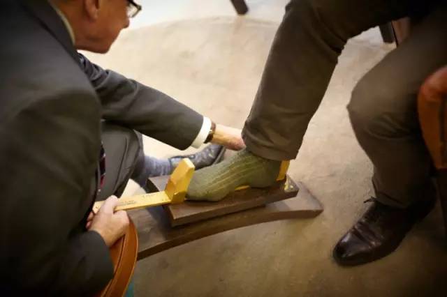 「WST干货」想要了解一个金融男生的品味，看看他穿的鞋子