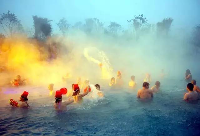 如何分辨真假温泉水的方法,如何判断泡温泉水是否真的