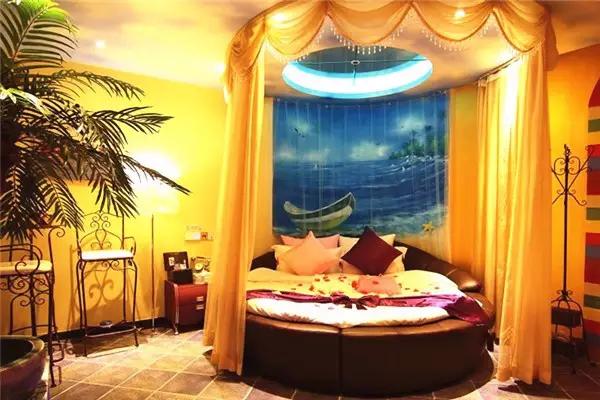 羞羞收藏，带着爱人去一家浪漫的情侣酒店，让爱情再一次发酵吧