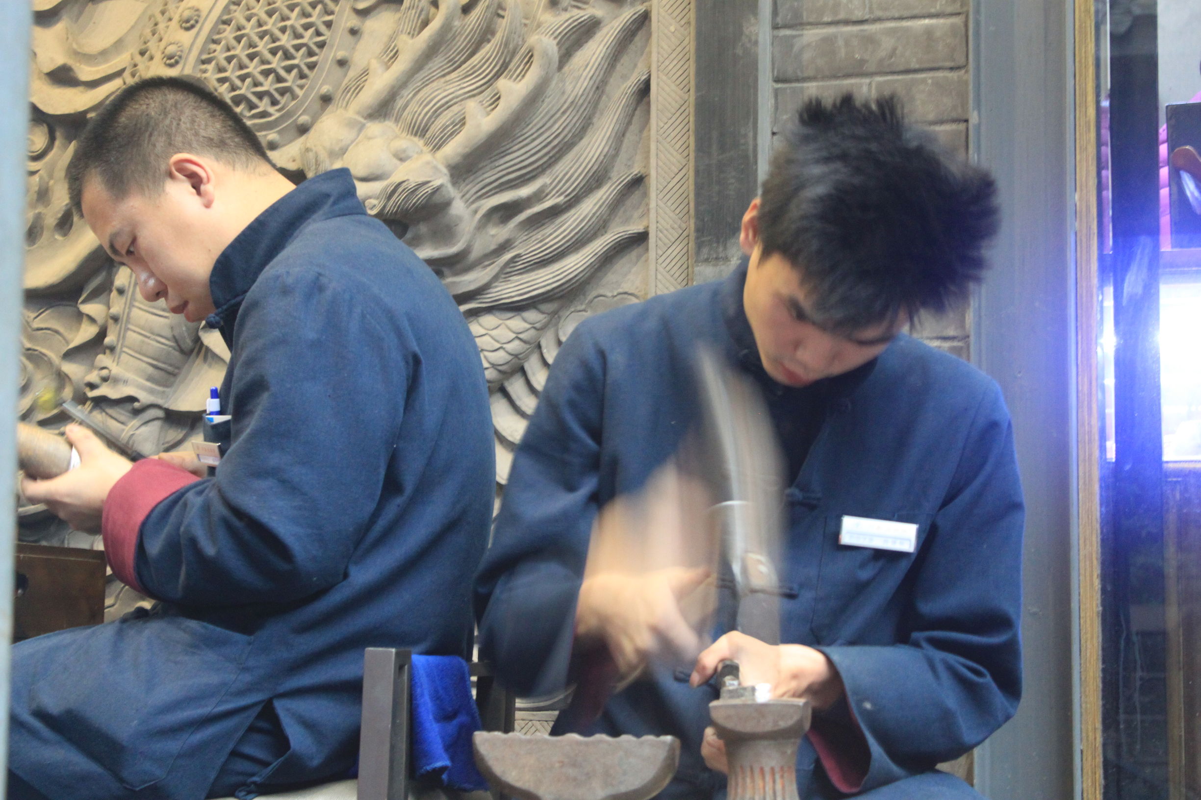 纯银手工打磨视频,手工打磨银品全过程