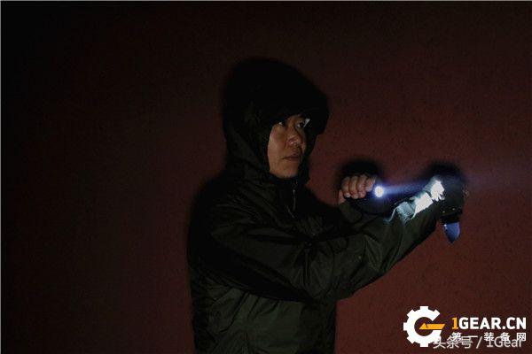 全球领先的高端照明品牌,防身专家,凯瑞兹XT1C测试