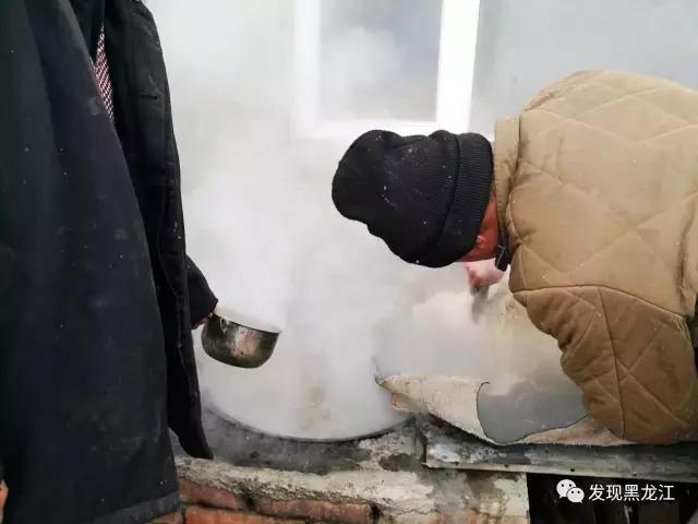 现场实拍农村一家人杀年猪全过程,东北农村真实生活杀年猪