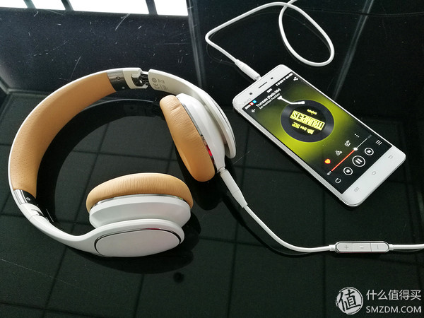 有颜值,有实力否?三星LevelOn头戴式耳机