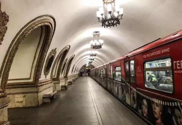 带三个美女自驾中国,自驾房车欧洲之旅