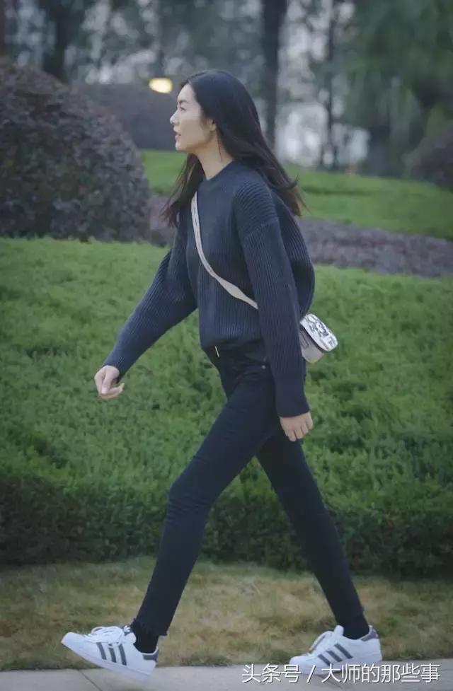 王菲包实际叫什么包,王菲04年隐退后多久复出的