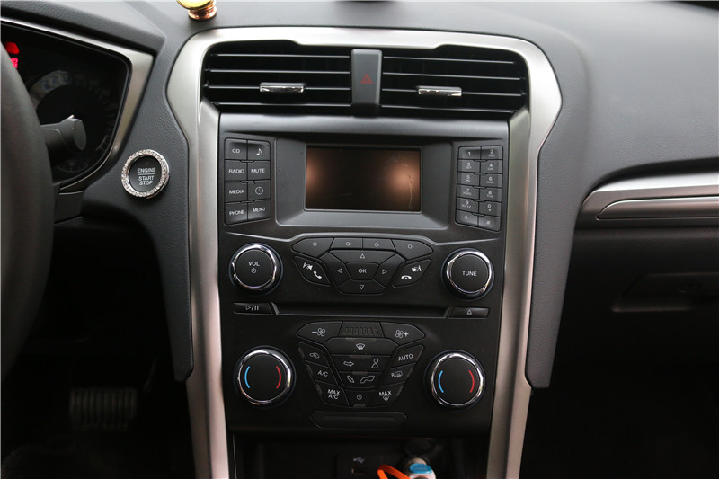 17款新蒙迪欧改畅影12.1寸2G运行+64G储存升级版导航