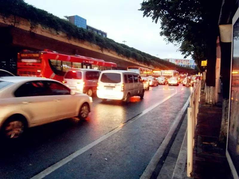 2008年广州火车站春运真实情况,2007年的广州火车站春运视频