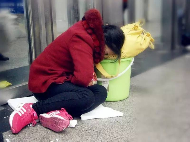 2008年广州火车站春运真实情况,2007年的广州火车站春运视频