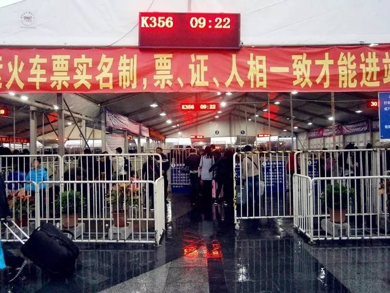 2008年广州火车站春运真实情况,2007年的广州火车站春运视频