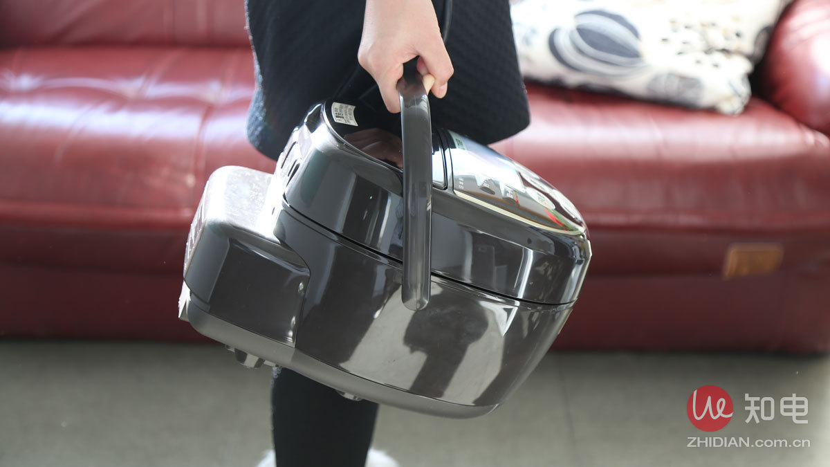 虎牌电饭煲与美的电饭煲哪个好,松下电饭煲和虎牌电饭煲哪个好呢