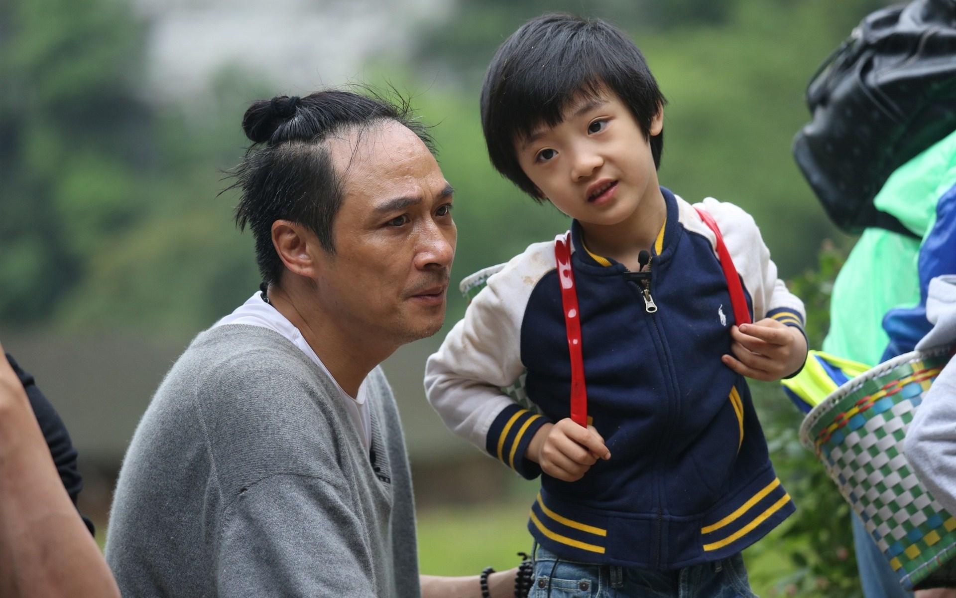 贝儿杨阳洋费曼摘菠萝,爸爸去哪儿贝儿杨阳洋费曼