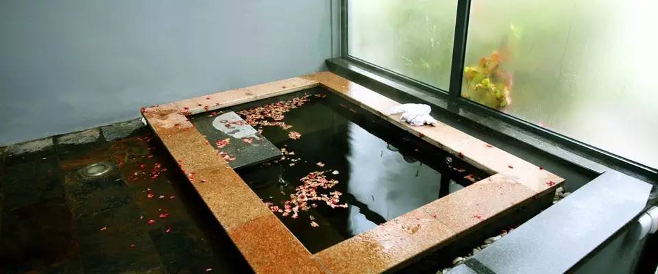 北京丰台区二人私汤温泉小院,在北京泡温泉