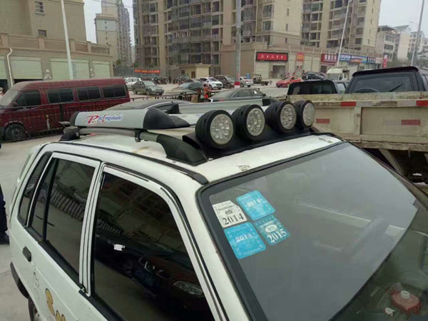 3000买了一辆04款的二手奥拓，小伙开回村里，人们都说赚了