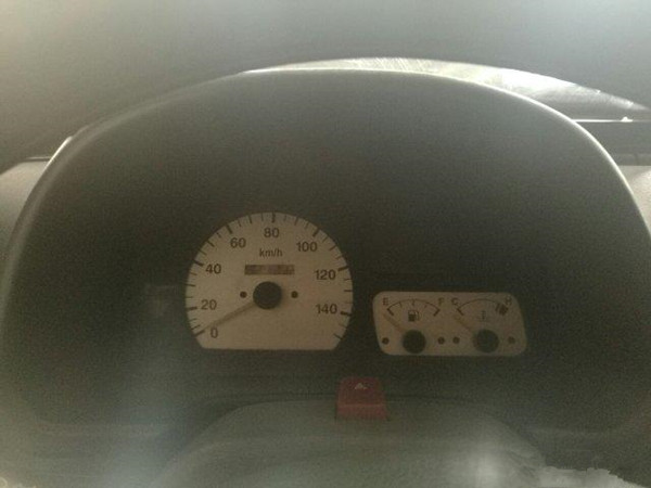 3000买了一辆04款的二手奥拓，小伙开回村里，人们都说赚了