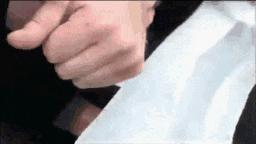 新手钓鱼怕被刺如何取钩,钓鱼钩扎到肉里怎么处理