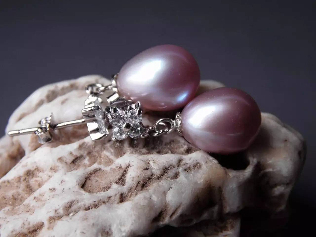 为什么女人都喜欢戴首饰,为什么女人喜欢戴首饰