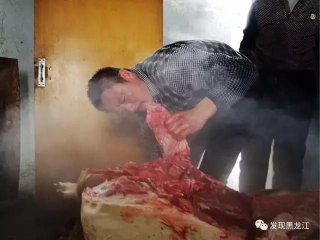 现场实拍农村一家人杀年猪全过程,东北农村真实生活杀年猪