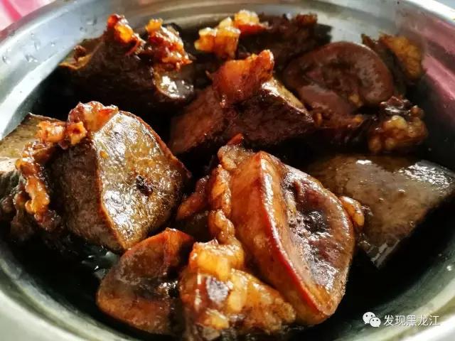 现场实拍农村一家人杀年猪全过程,东北农村真实生活杀年猪