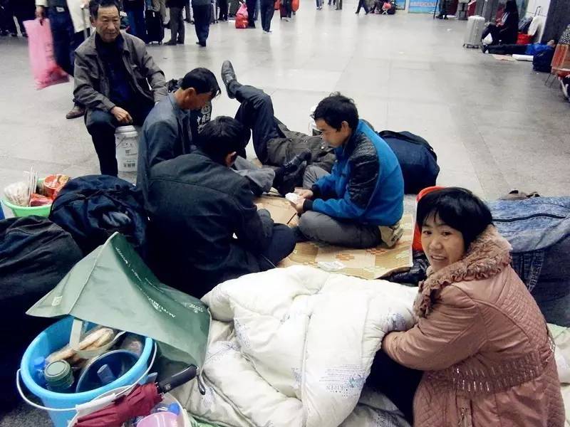 2008年广州火车站春运真实情况,2007年的广州火车站春运视频