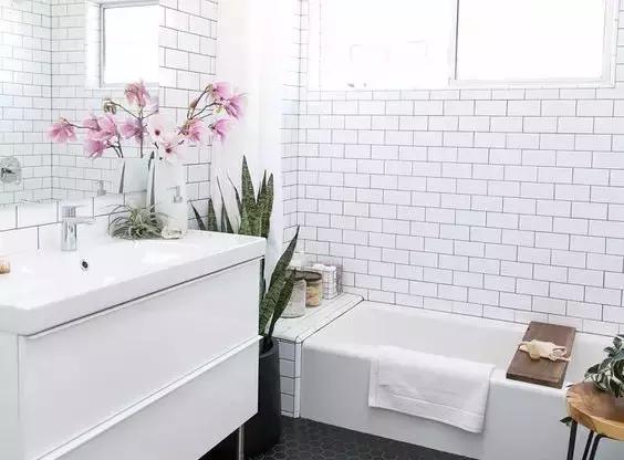 这是一篇清洁瓷砖的文章,不看你会很难过