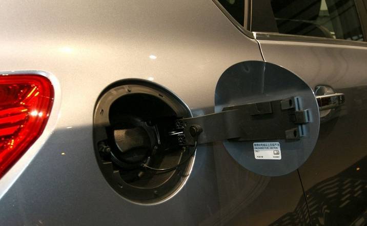 油箱盖变形的原因,汽车油箱变形怎么弄