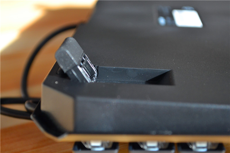 发光机械键盘推荐,机械键盘一定要买品牌的吗