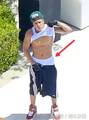 为啥贾斯汀比伯不好好穿裤子,比伯贾斯汀裤子
