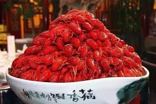好看得不像实力派的虾贝勒，春晚和您聊聊小龙虾