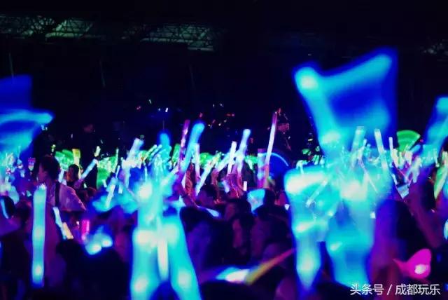 对不起，我们就爱待在成都！