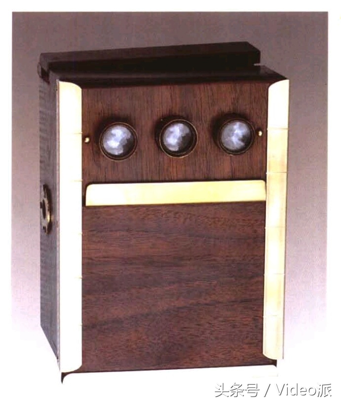 一台相机同时最多可以配多少个镜头？答案是最少十二个！