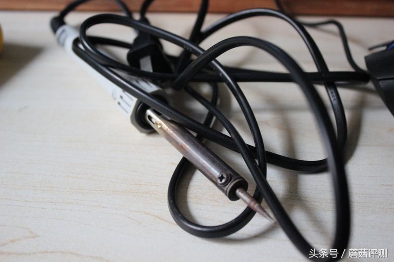 雷蛇帝王蟒微动鼠标更换,雷蛇蝰蛇鼠标更换微动视频