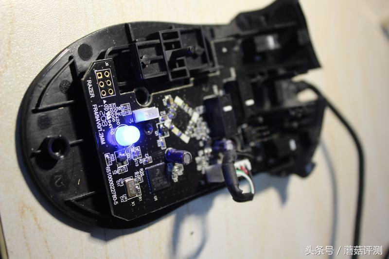 雷蛇帝王蟒微动鼠标更换,雷蛇蝰蛇鼠标更换微动视频