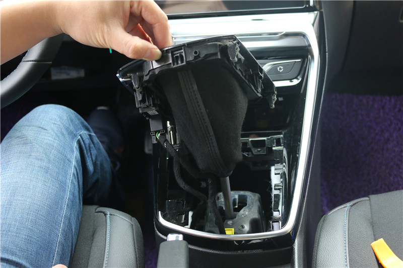 标致308改畅影10.2寸横屏机,2017就这么任性