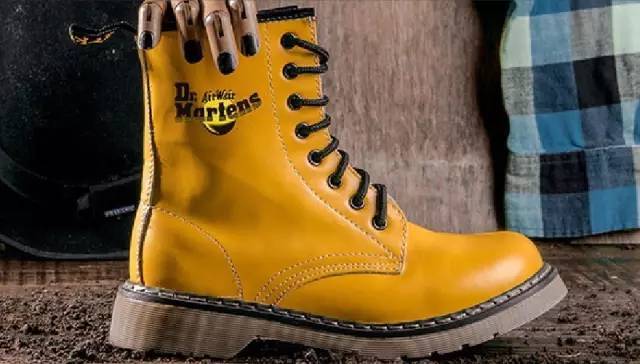 每个人都该有一双马丁靴,每个人都有一双马丁靴