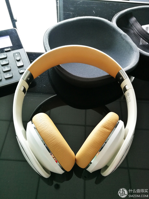 有颜值,有实力否?三星LevelOn头戴式耳机