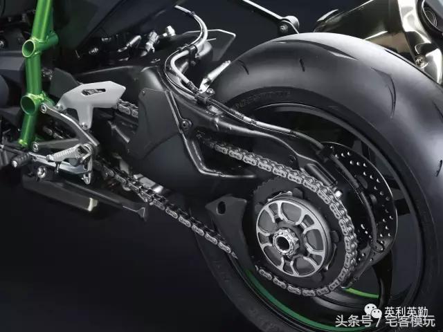 川崎kawasaki摩托车拼装,田宫川崎h2模型拼装过程