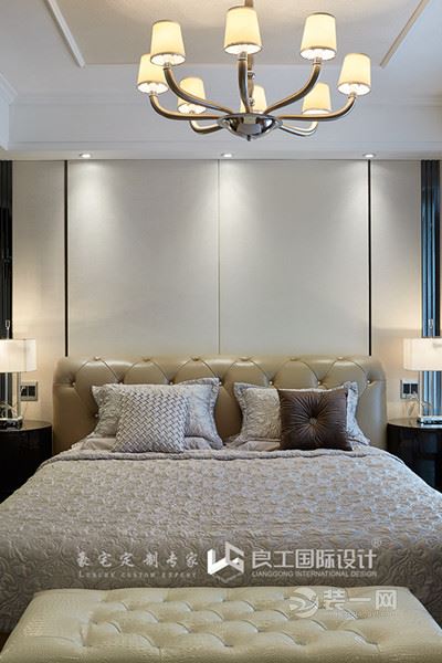 乍一看黑乎乎一片类似何以笙的家杭州江南文苑大户型装修