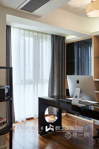 乍一看黑乎乎一片类似何以笙的家杭州江南文苑大户型装修