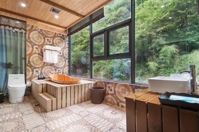 田螺姑娘在水里,水缸里的田螺姑娘