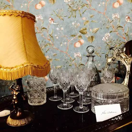 甲之蜜糖乙之霜英文,甲之蜜糖乙之砒霜翻译