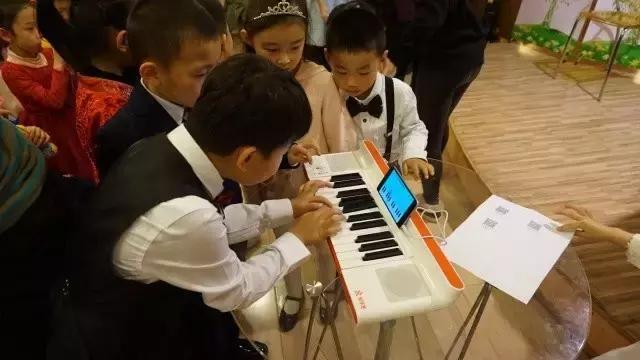 “为爱而生，让成长更健康”——72变智能硬件体验活动圆满成功