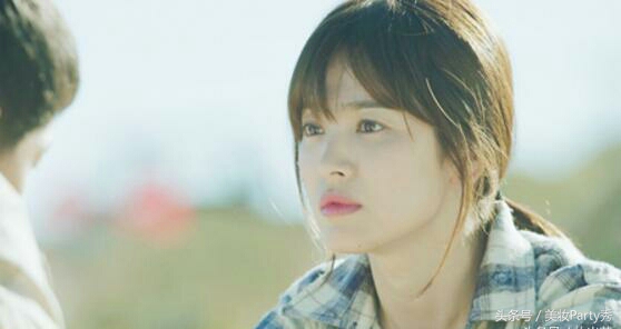 兰芝v型双色唇膏真人试色,兰芝双色唇膏11号色怎么涂