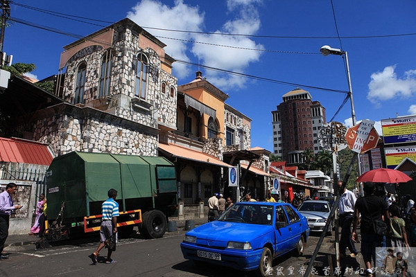 在外国街头演唱中国乐器,在外国街头演奏市集音乐