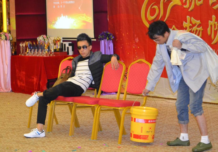 iphone7奖优秀员工不豪，42张图看爱唯2017年会